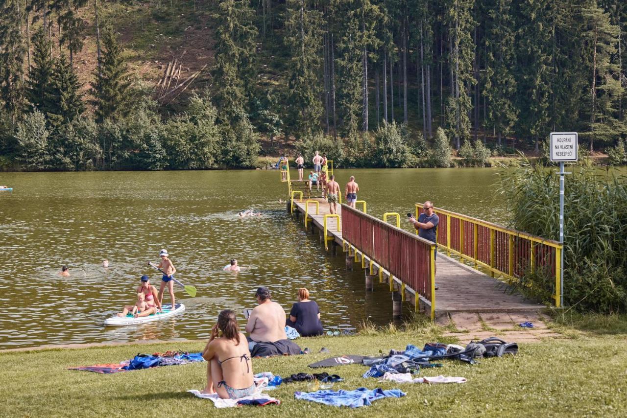 Camp Dolce Hotel Трутнов Екстериор снимка