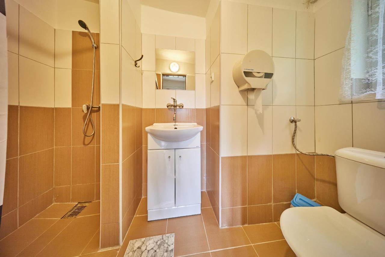 Camp Dolce Hotel Трутнов Екстериор снимка