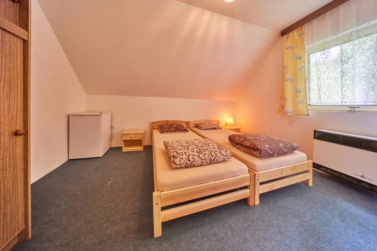 Camp Dolce Hotel Трутнов Екстериор снимка