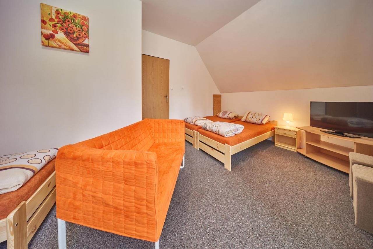 Camp Dolce Hotel Трутнов Екстериор снимка
