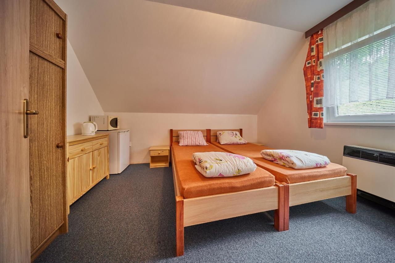 Camp Dolce Hotel Трутнов Екстериор снимка