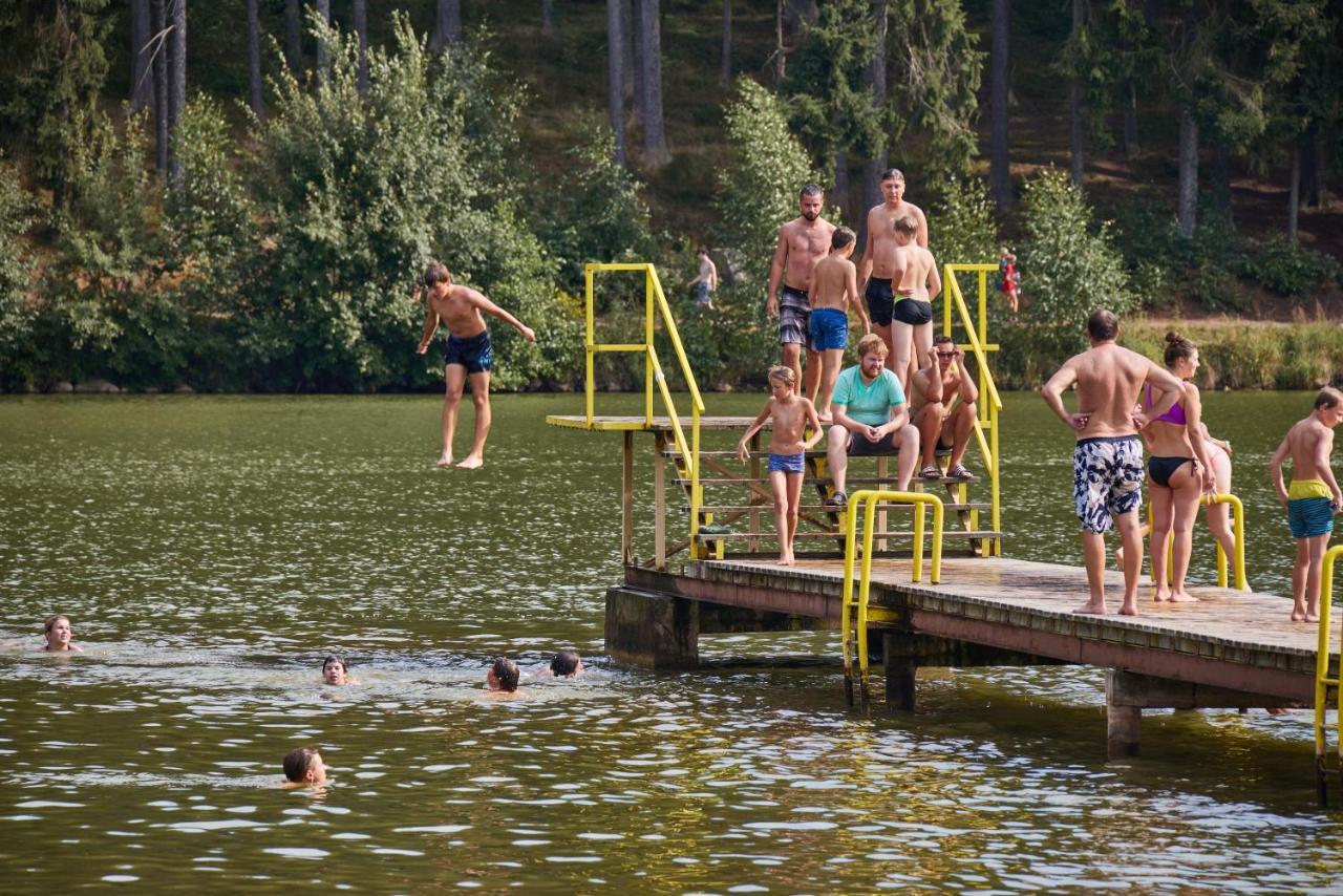 Camp Dolce Hotel Трутнов Екстериор снимка