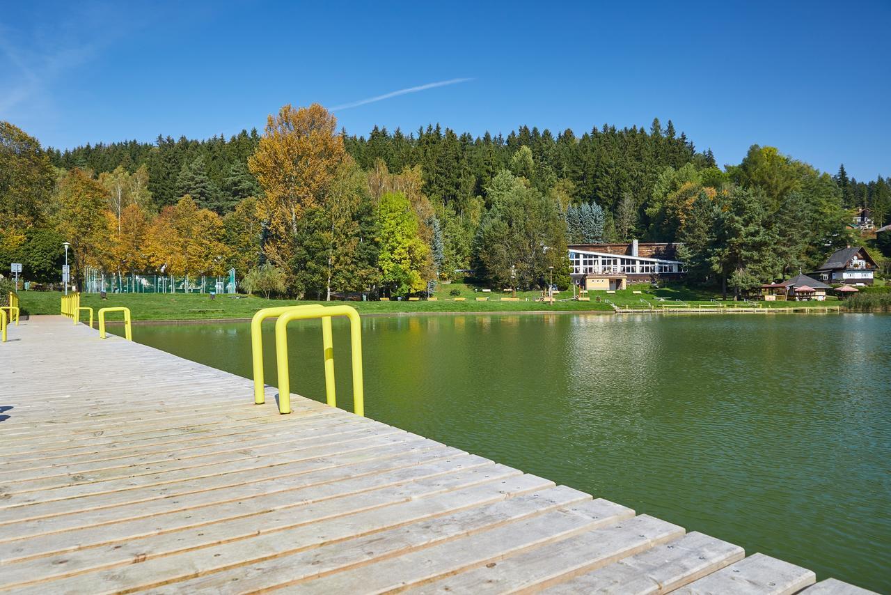 Camp Dolce Hotel Трутнов Екстериор снимка