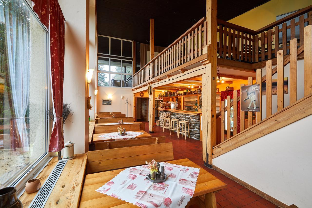 Camp Dolce Hotel Трутнов Екстериор снимка