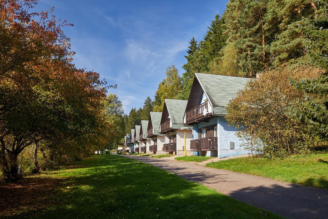 Camp Dolce Hotel Трутнов Екстериор снимка