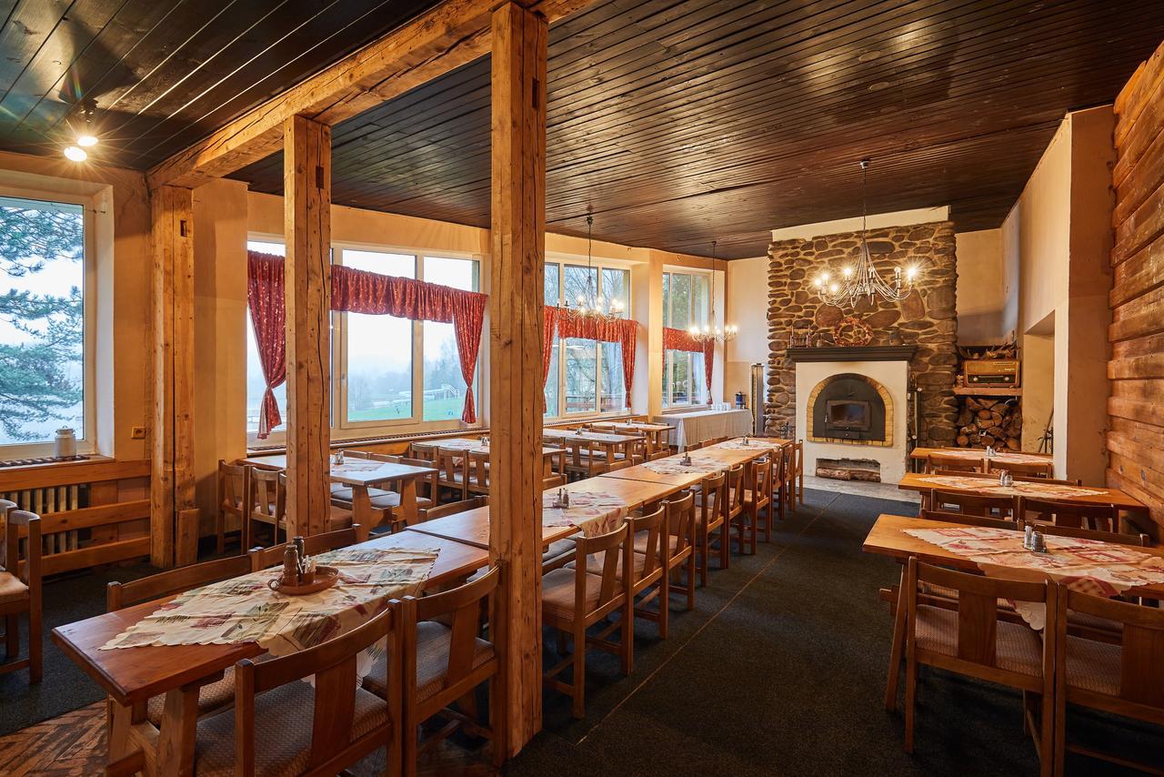 Camp Dolce Hotel Трутнов Екстериор снимка