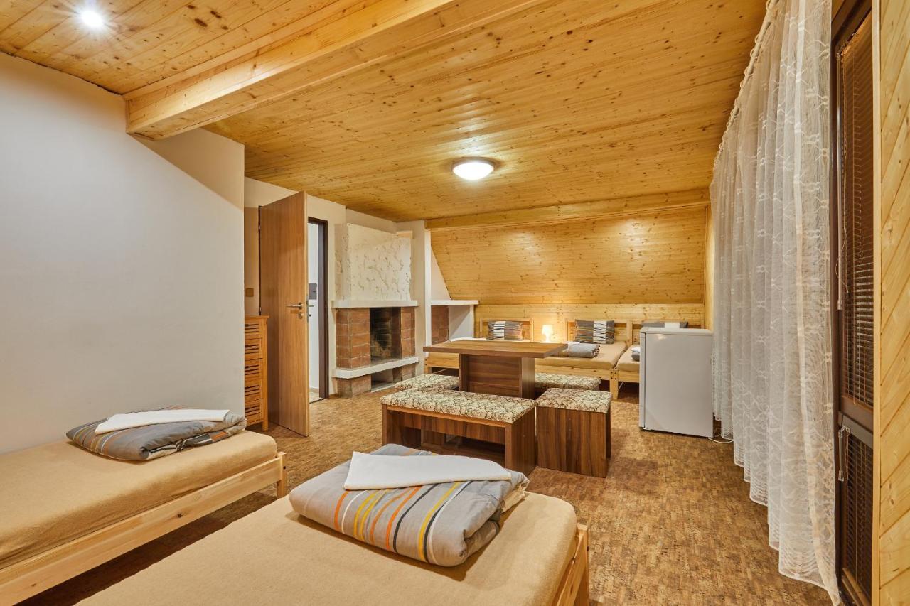 Camp Dolce Hotel Трутнов Екстериор снимка