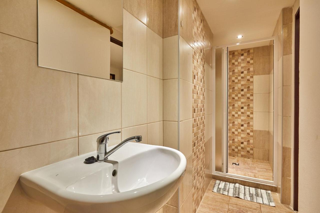 Camp Dolce Hotel Трутнов Екстериор снимка