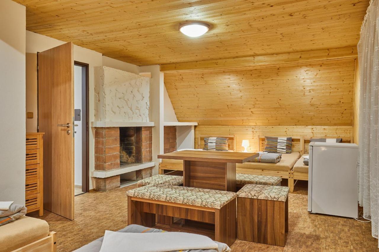 Camp Dolce Hotel Трутнов Екстериор снимка